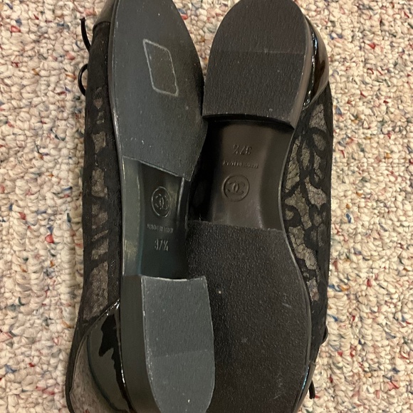 Classic Black Chanel Ballet Flat - Picture 4 of 11